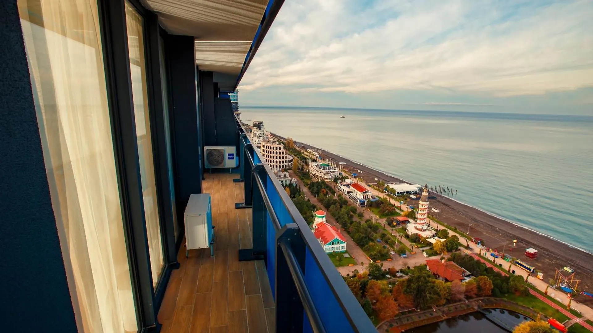Orbi City Luxury Suites In バトゥーミ グルジア